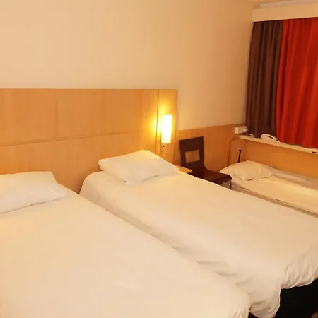 Ibis Ostrobramska 2* Varšava