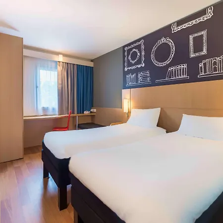 Ibis Ostrobramska Hotel