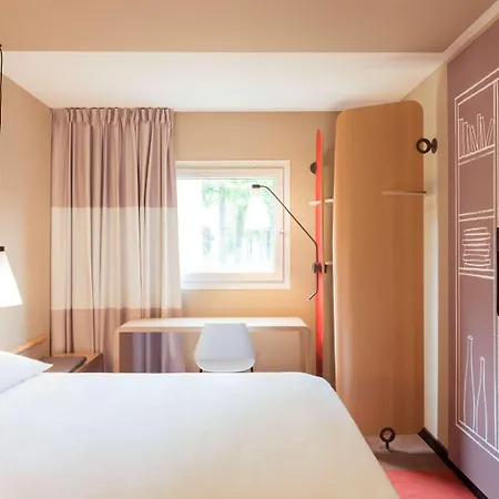 Hotel Ibis Ostrobramska Varšava