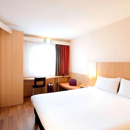 Ibis Ostrobramska 2* Varšava
