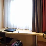 Ibis Ostrobramska 호텔
