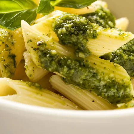 Ibis Ostrobramska 2*