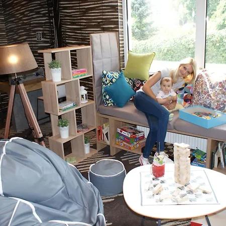 Ibis Ostrobramska 2*