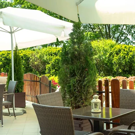 Ibis Ostrobramska 호텔