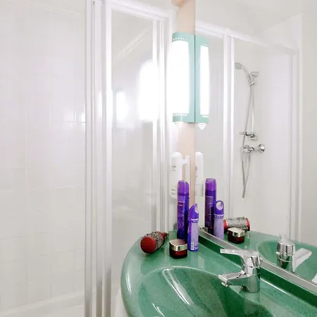 Ibis Ostrobramska Hotel 2*