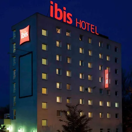 Ibis Ostrobramska Hotel 2*