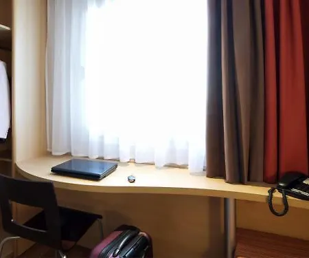 Ibis Ostrobramska Hotel