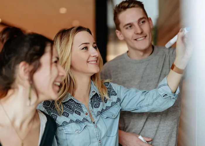 Ibis Ostrobramska 2* Варшава