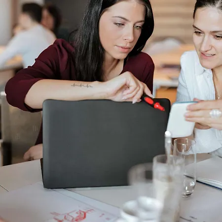 Ibis Ostrobramska Otel 2*