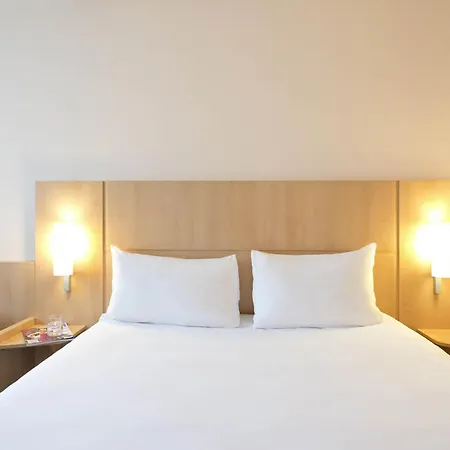 Ibis Ostrobramska Otel