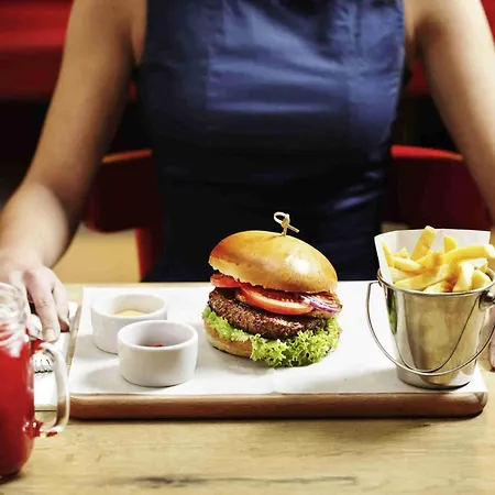 Ibis Ostrobramska Otel Varşova