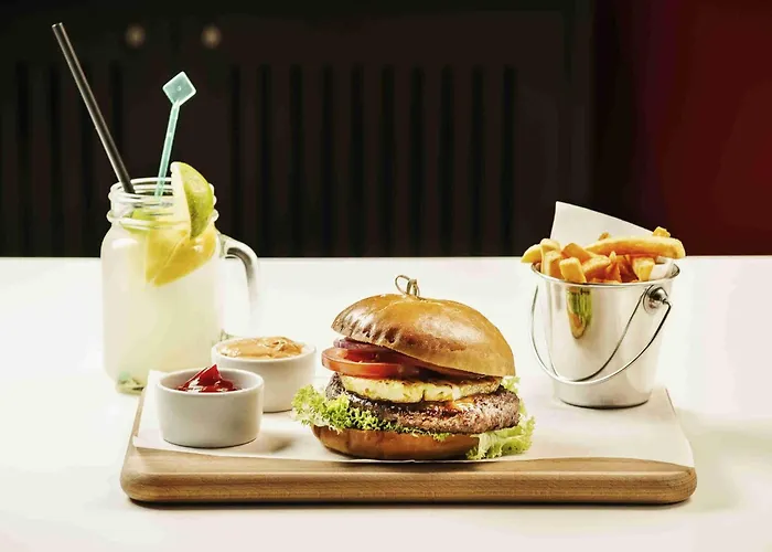 Ibis Ostrobramska Hotel 2*