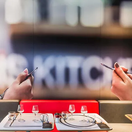 Ibis Ostrobramska 2*