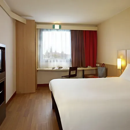 Ibis Ostrobramska ורשה