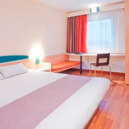 Ibis Ostrobramska ורשה
