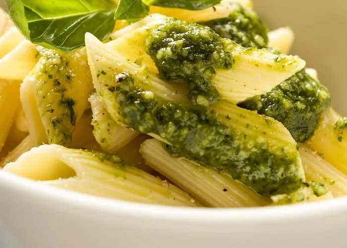 Ibis Ostrobramska 2*